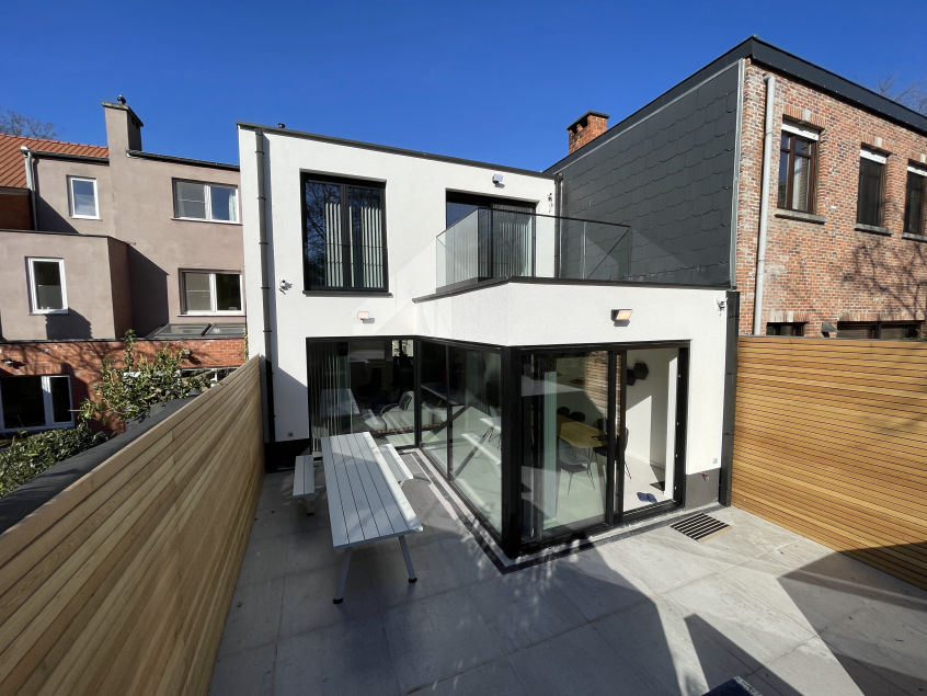 Bureau d'architecture - Mettons vos idées en créativité !  Spécialisé dans la construction neuve ou la transformation lourde d'immeuble de rapport, la division de biens, la conception de villa de standing, de biens commerciaux, de services, d'entrepôt et de garages.