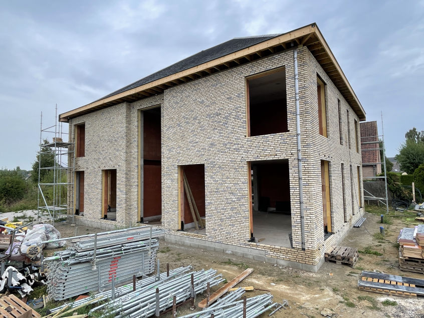Bureau d'architecture - Mettons vos idées en créativité !  Spécialisé dans la construction neuve ou la transformation lourde d'immeuble de rapport, la division de biens, la conception de villa de standing, de biens commerciaux, de services, d'entrepôt et de garages.