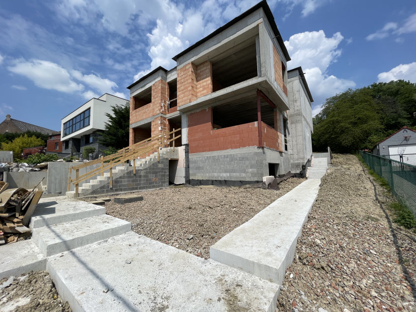 Bureau d'architecture - Mettons vos idées en créativité !  Spécialisé dans la construction neuve ou la transformation lourde d'immeuble de rapport, la division de biens, la conception de villa de standing, de biens commerciaux, de services, d'entrepôt et de garages.