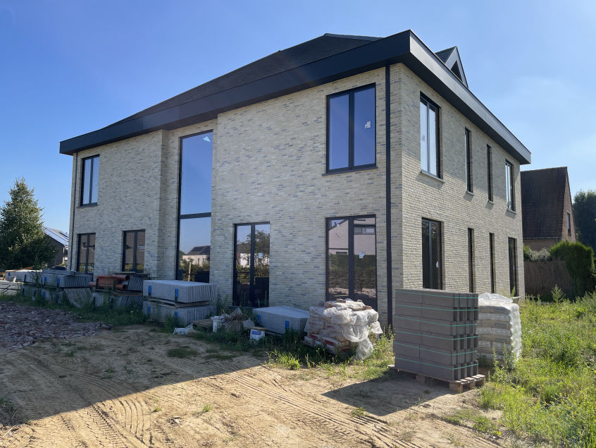 Bureau d'architecture - Mettons vos idées en créativité !  Spécialisé dans la construction neuve ou la transformation lourde d'immeuble de rapport, la division de biens, la conception de villa de standing, de biens commerciaux, de services, d'entrepôt et de garages.