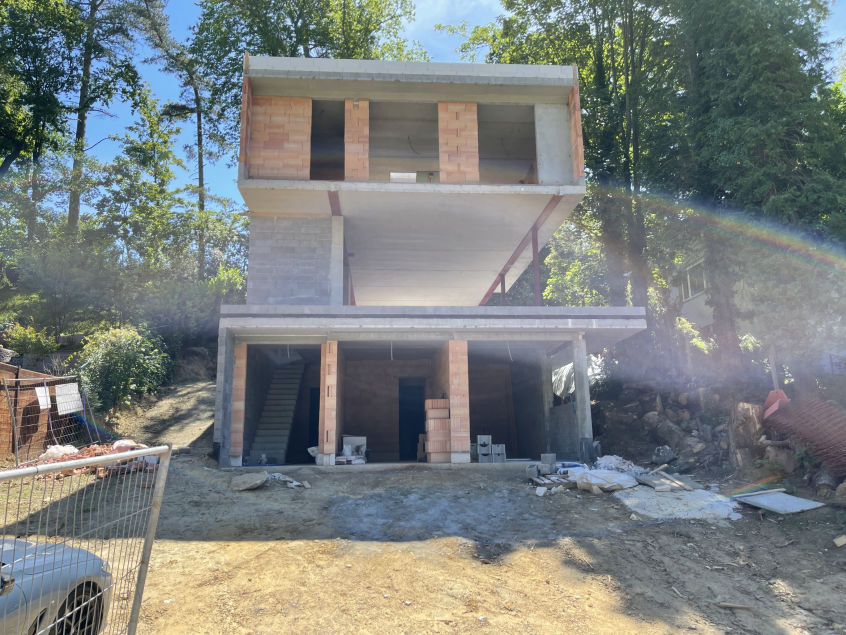 Bureau d'architecture - Mettons vos idées en créativité !  Spécialisé dans la construction neuve ou la transformation lourde d'immeuble de rapport, la division de biens, la conception de villa de standing, de biens commerciaux, de services, d'entrepôt et de garages.