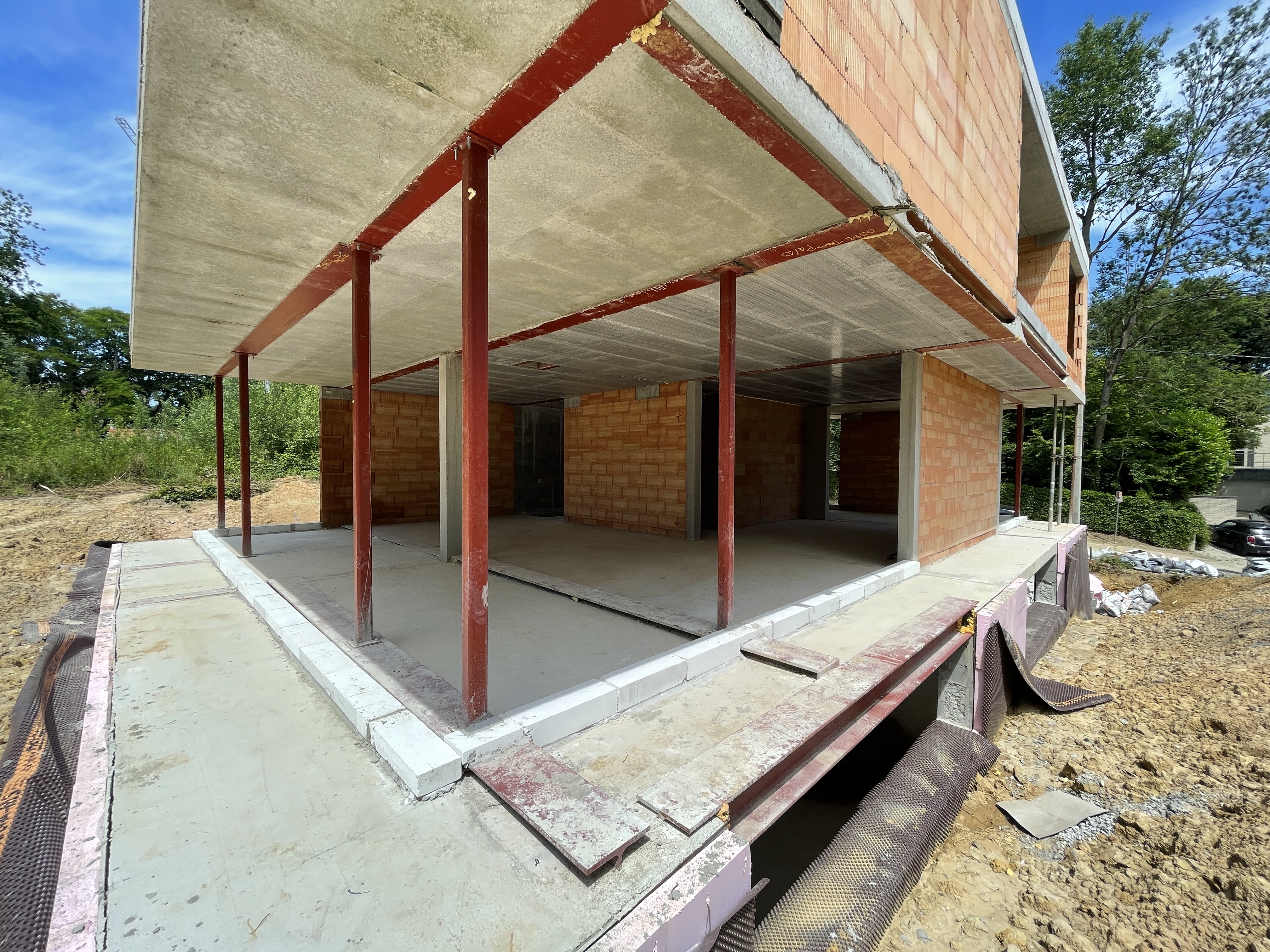 Bureau d'architecture - Mettons vos idées en créativité !  Spécialisé dans la construction neuve ou la transformation lourde d'immeuble de rapport, la division de biens, la conception de villa de standing, de biens commerciaux, de services, d'entrepôt et de garages.