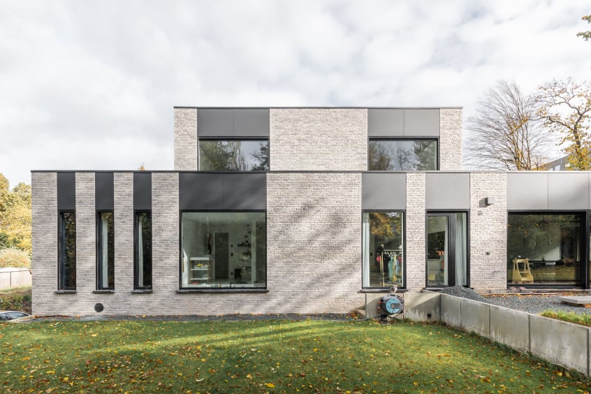 Bureau d'architecture - Mettons vos idées en créativité !  Spécialisé dans la construction neuve ou la transformation lourde d'immeuble de rapport, la division de biens, la conception de villa de standing, de biens commerciaux, de services, d'entrepôt et de garages.